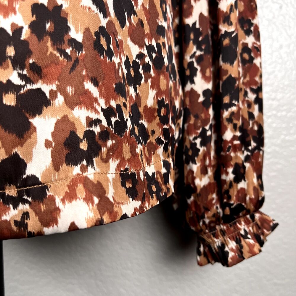 Gap Sz M Long Sleeve Button Down Blouse Tie Neck Brown Print Elastic Wrist - Picture 6 of 13